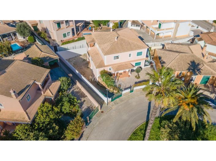 Image No.46-5 Bed House for sale