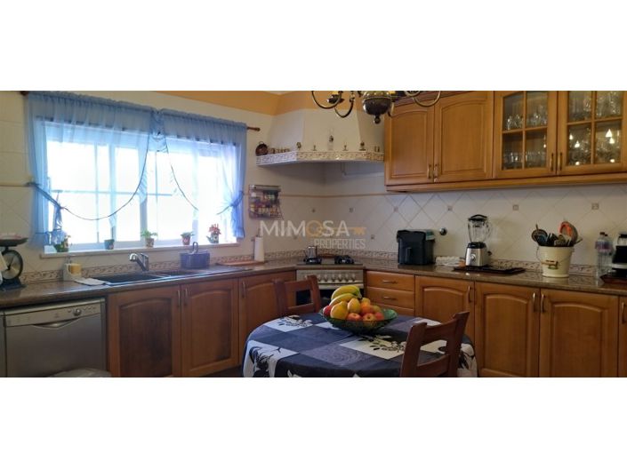 Image No.6-5 Bed House for sale