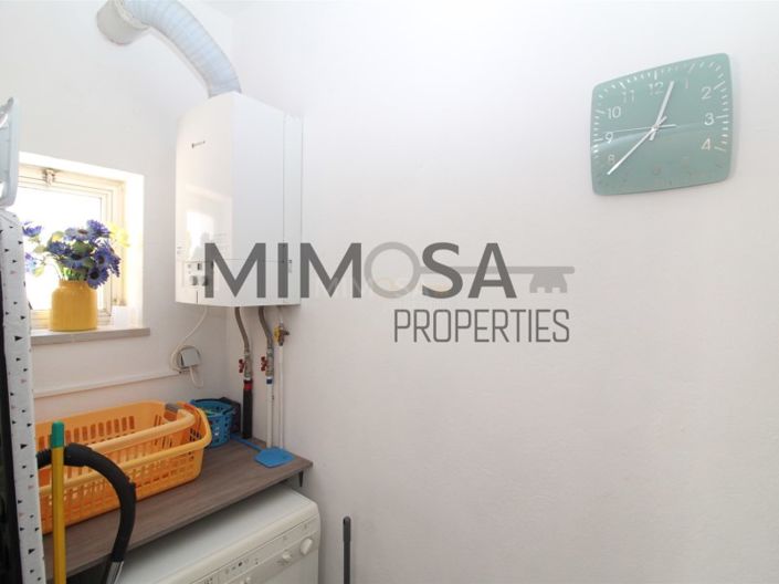 Image No.15-4 Bed House for sale
