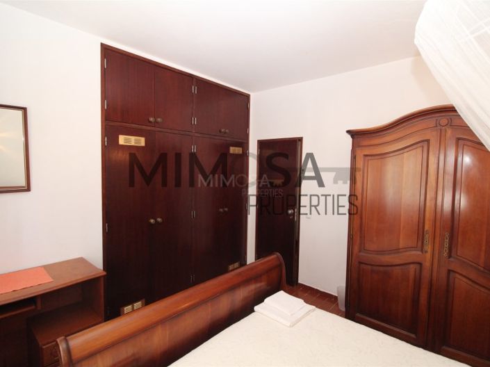 Image No.18-4 Bed House for sale