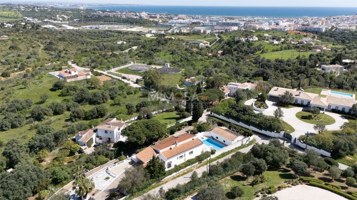 Image No.2-Maison de 5 chambres à vendre à Lagos