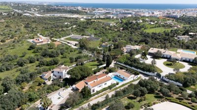 a72d6aba-41a5-426f-9b4c-d83813a28ab7