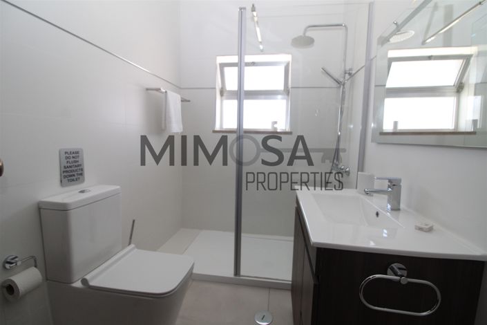 Image No.20-Maison de 5 chambres à vendre à Lagos