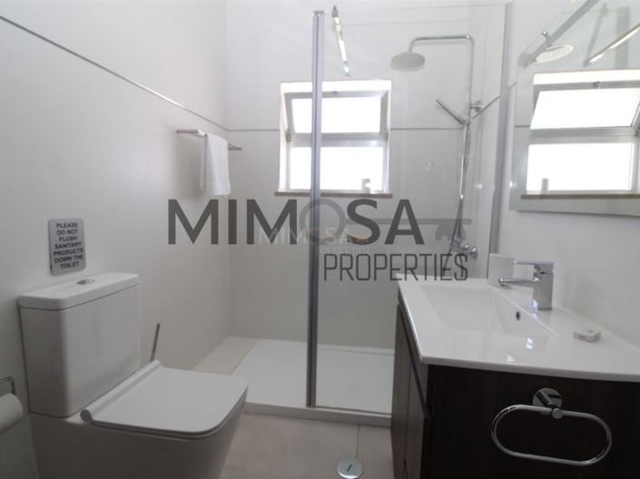 Image No.20-4 Bed House for sale