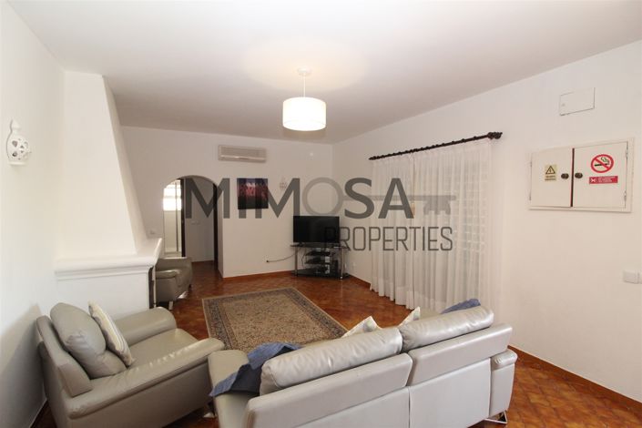 Image No.24-5 Bed House for sale