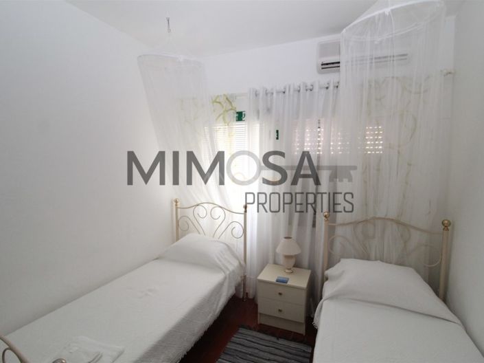 Image No.24-4 Bed House for sale