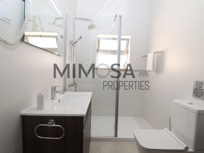 Image No.25-4 Bed House for sale