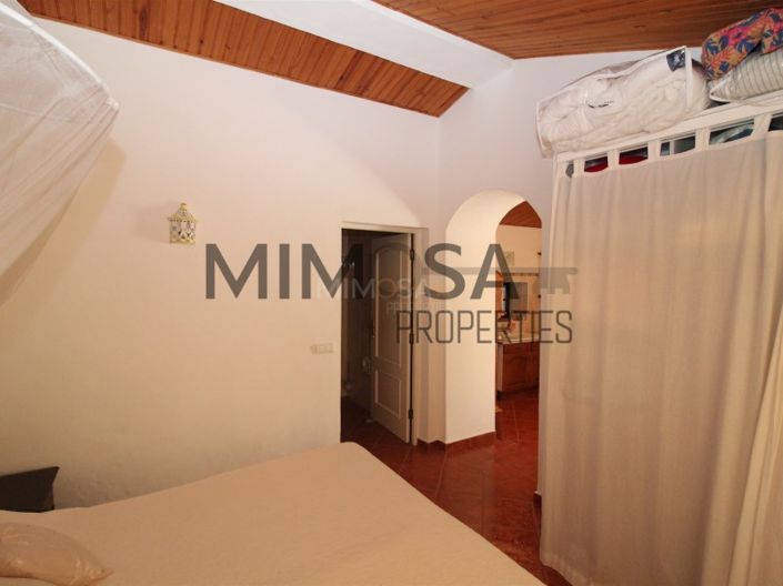 Image No.37-4 Bed House for sale