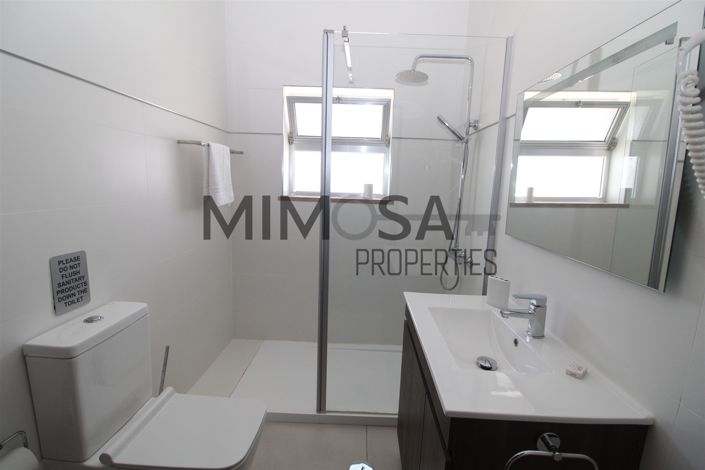 Image No.7-5 Bed House for sale