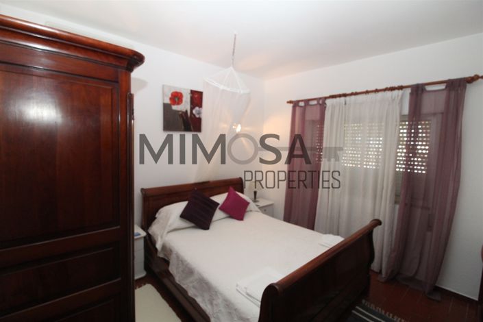 Image No.9-5 Bed House for sale