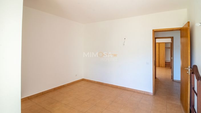 Image No.13-3 Bed Flat for sale