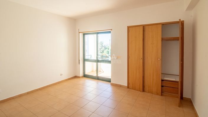 Image No.15-3 Bed Flat for sale