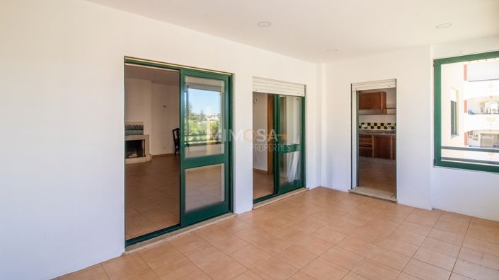 Image No.5-3 Bed Flat for sale