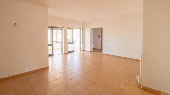 Image No.7-3 Bed Flat for sale