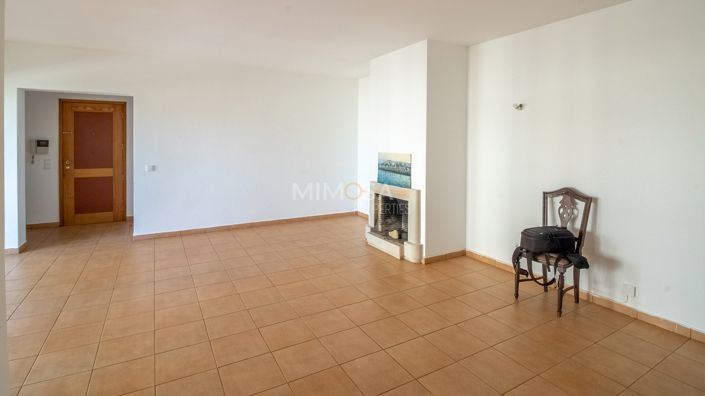 Image No.8-3 Bed Flat for sale