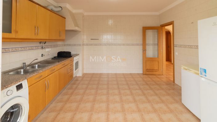 Image No.16-2 Bed Flat for sale