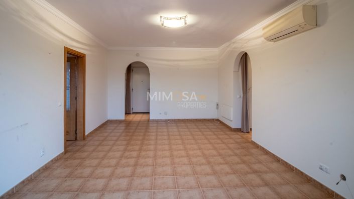 Image No.5-2 Bed Flat for sale