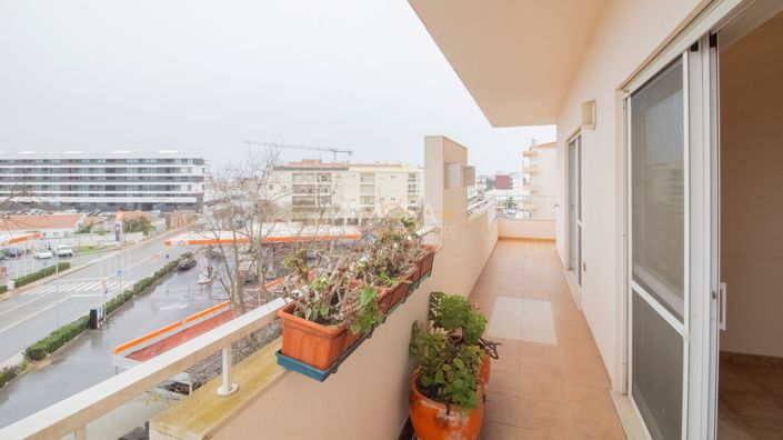 Image No.6-2 Bed Flat for sale