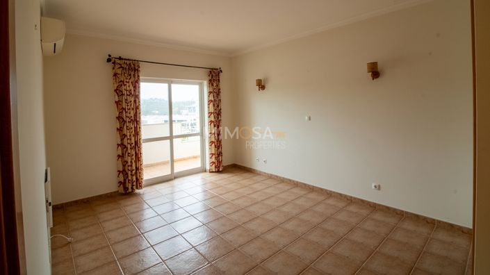 Image No.8-2 Bed Flat for sale