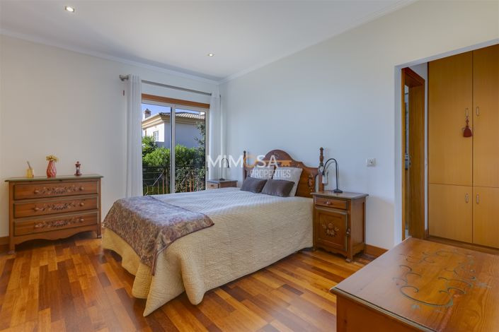 Image No.17-3 Bed House for sale