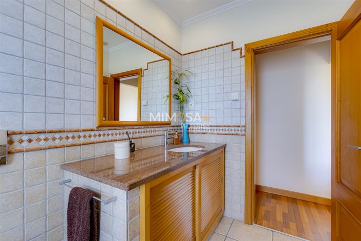 Image No.19-3 Bed House for sale