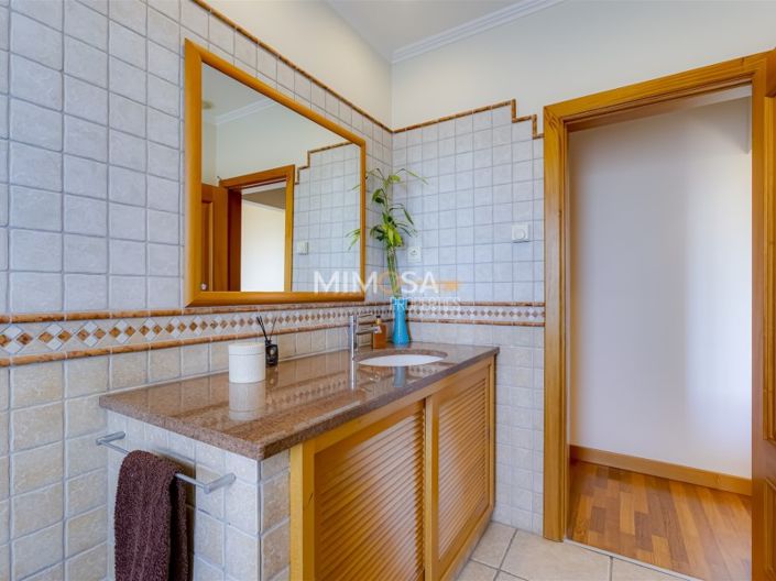 Image No.19-3 Bed House for sale