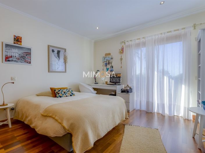 Image No.21-3 Bed House for sale