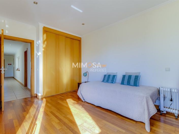 Image No.24-3 Bed House for sale