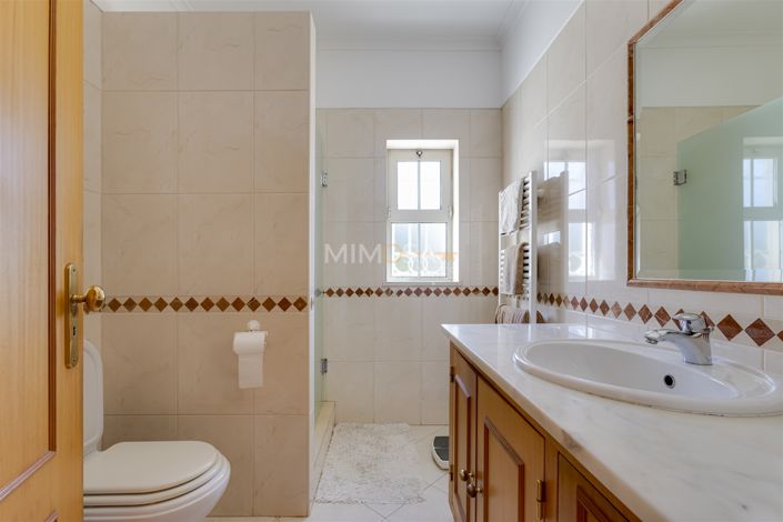 Image No.11-3 Bed House for sale