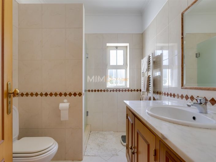 Image No.11-3 Bed House for sale