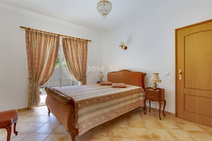 Image No.17-3 Bed House for sale