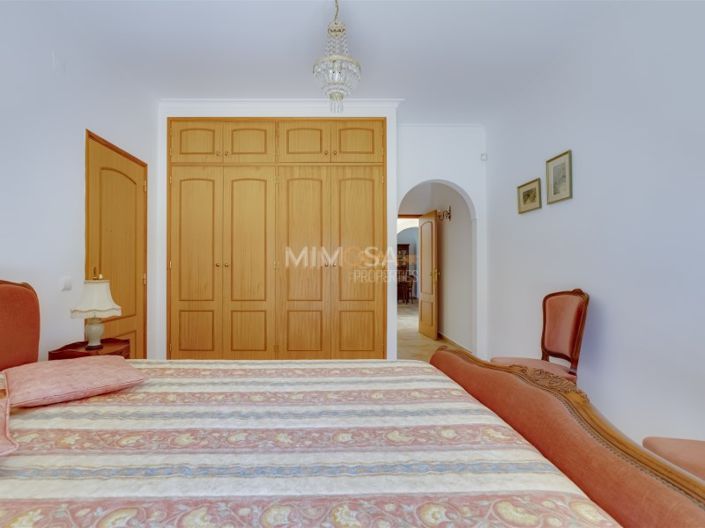 Image No.18-3 Bed House for sale