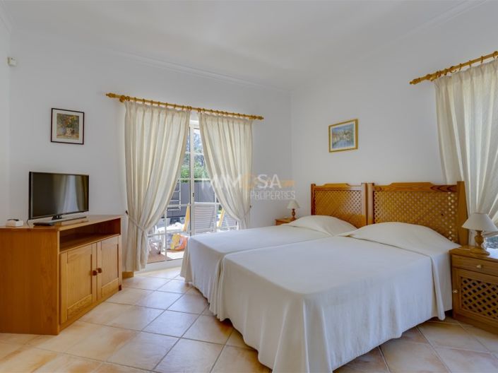 Image No.19-3 Bed House for sale