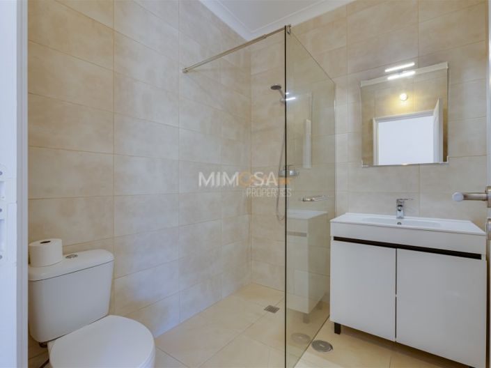Image No.21-3 Bed House for sale