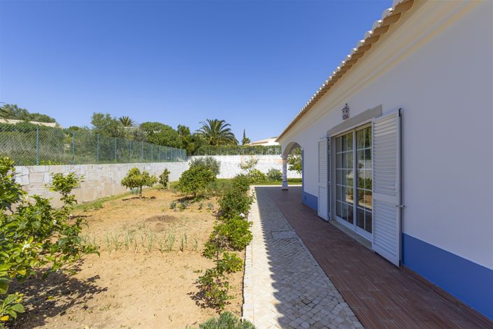 Image No.6-3 Bed House for sale