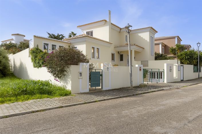 Image No.2-Maison de 3 chambres à vendre à Lagos