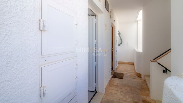 Image No.22-2 Bed Flat for sale