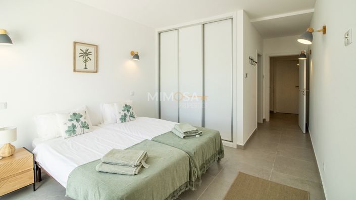 Image No.8-2 Bed Flat for sale