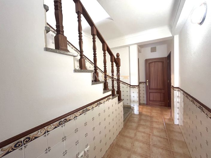 Image No.10-4 Bed Property for sale