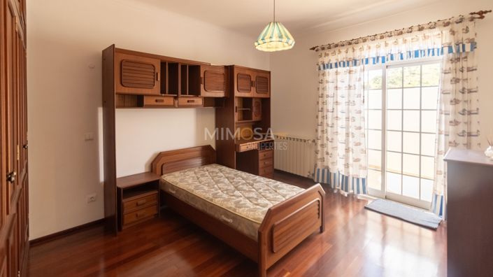 Image No.11-4 Bed Property for sale