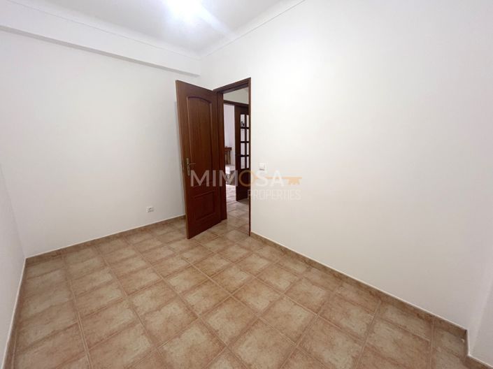 Image No.12-4 Bed Property for sale