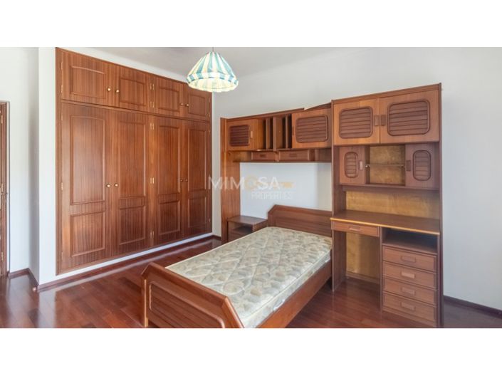 Image No.12-4 Bed House for sale