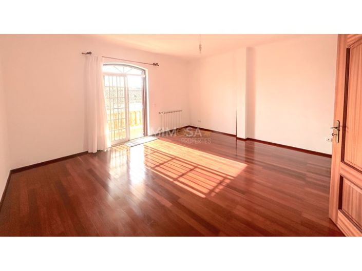 Image No.14-4 Bed House for sale