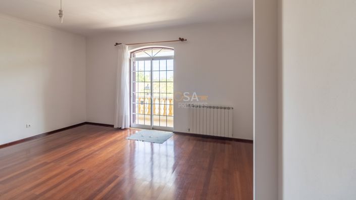 Image No.15-4 Bed Property for sale