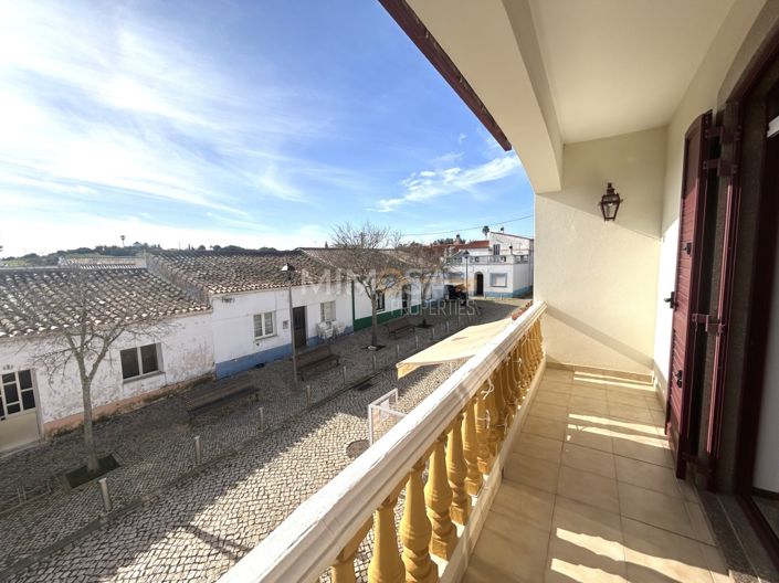 Image No.16-4 Bed Property for sale