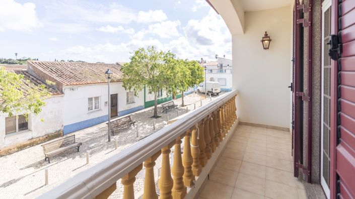 Image No.16-4 Bed Property for sale