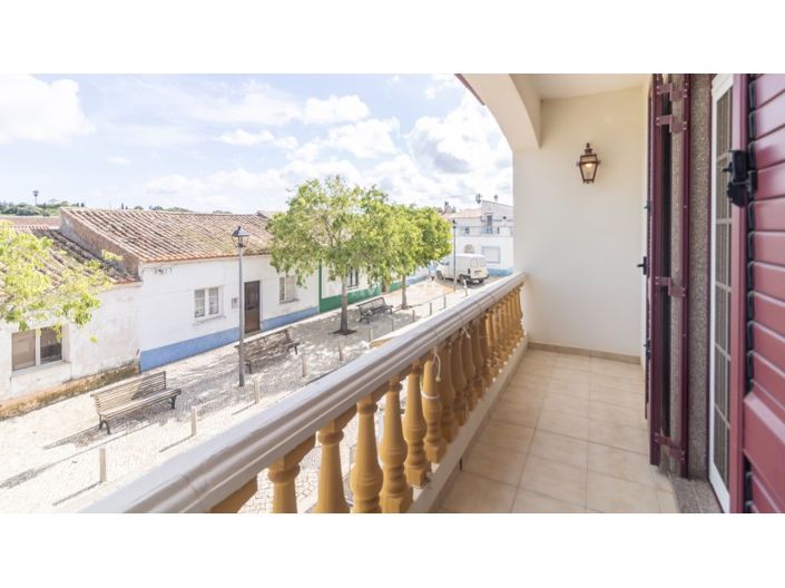 Image No.16-4 Bed House for sale