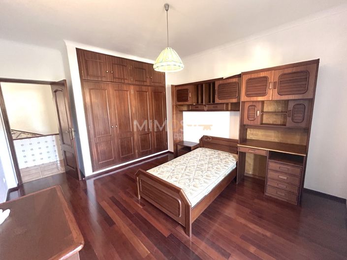 Image No.19-4 Bed Property for sale