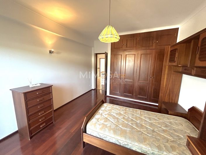 Image No.20-4 Bed Property for sale