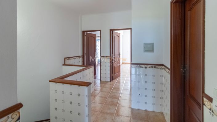 Image No.20-4 Bed Property for sale
